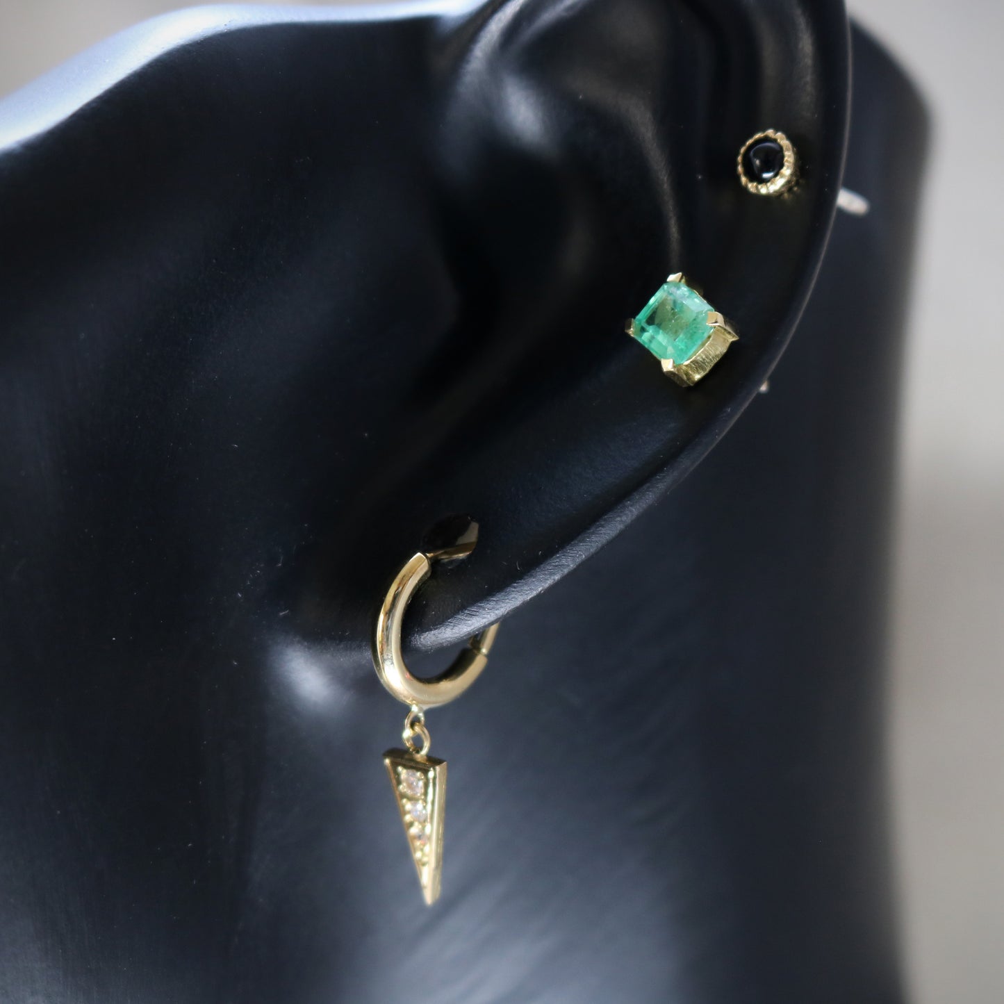 K18 Mystic Emerald Single Earring.