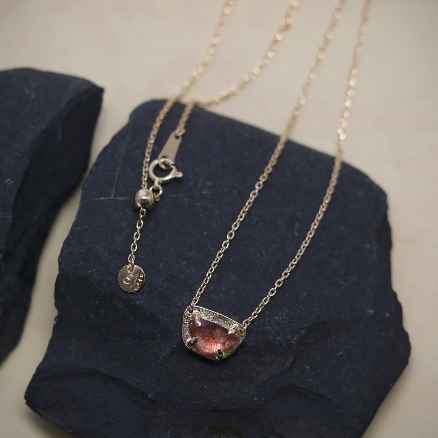 K18 Strawberry Quartz Emblem Pendant.