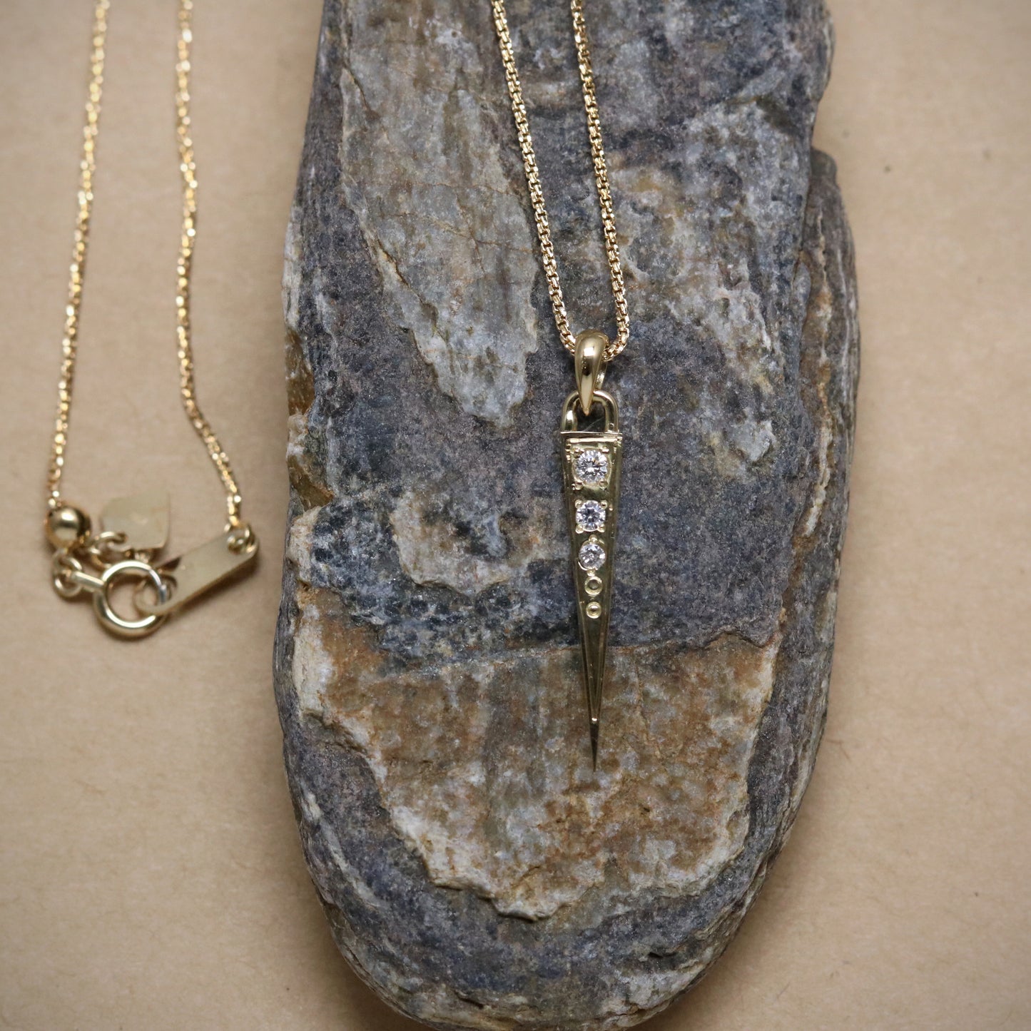 K18 Diamond 0.147ct. Diamond Trio Pendant.