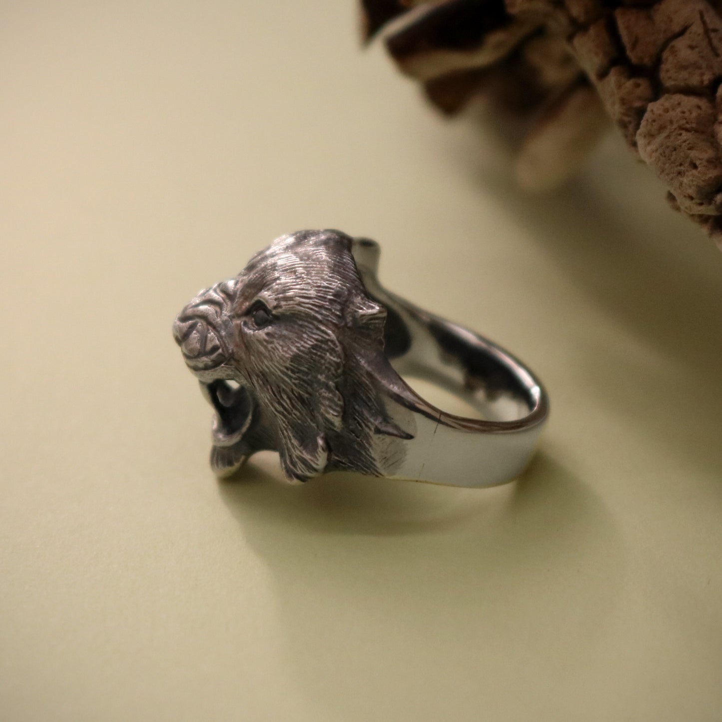 SV925 Nature Bites Back ring.