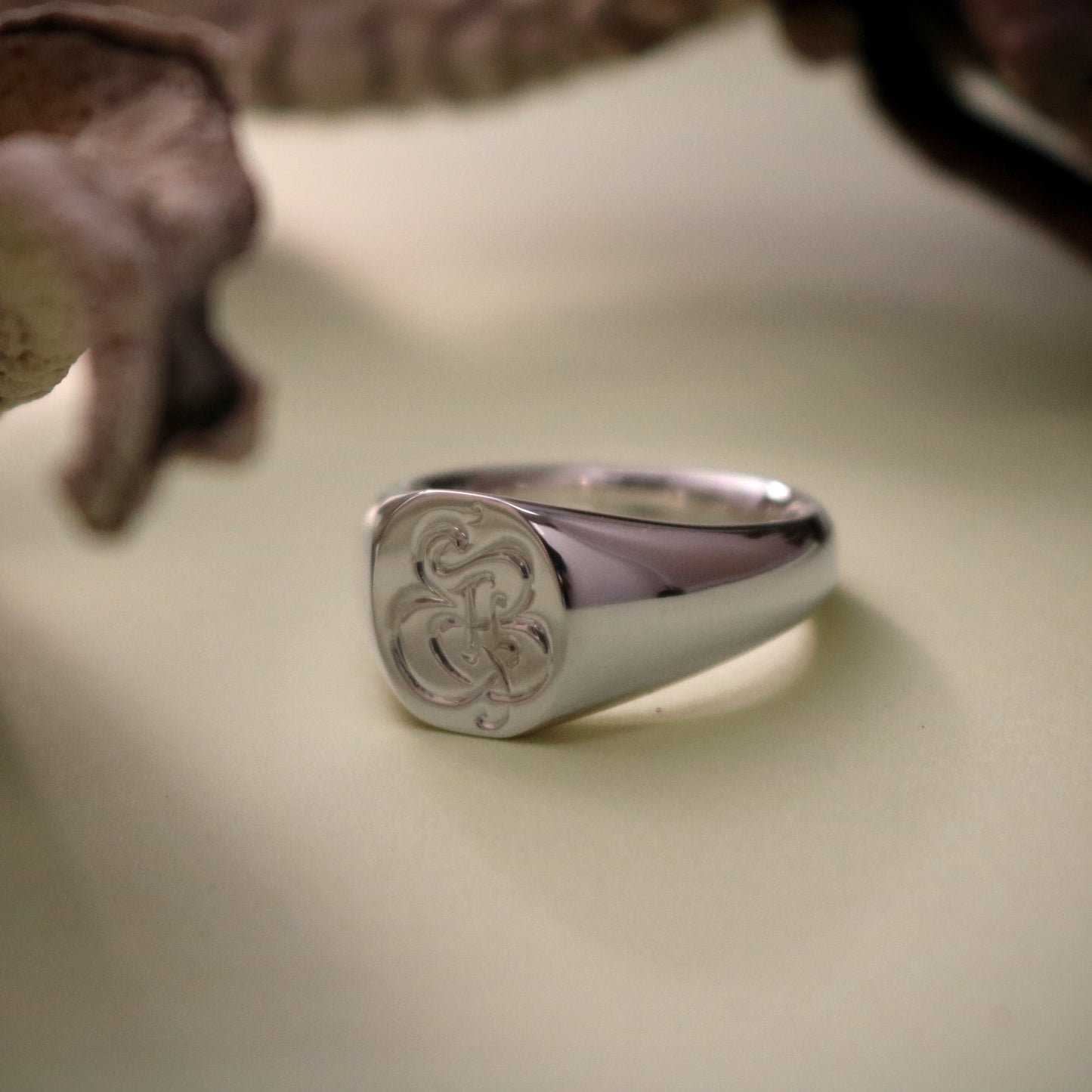 SV925.EB Monogram Ring.