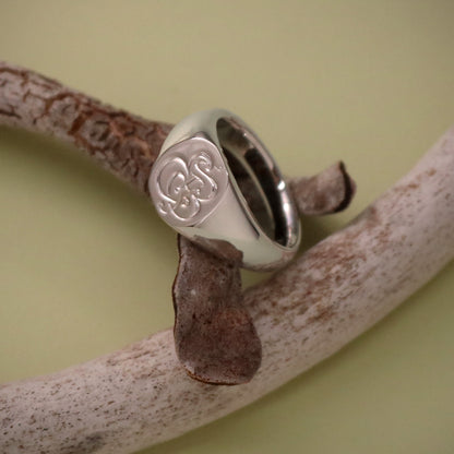 SV925.EB Monogram Ring.