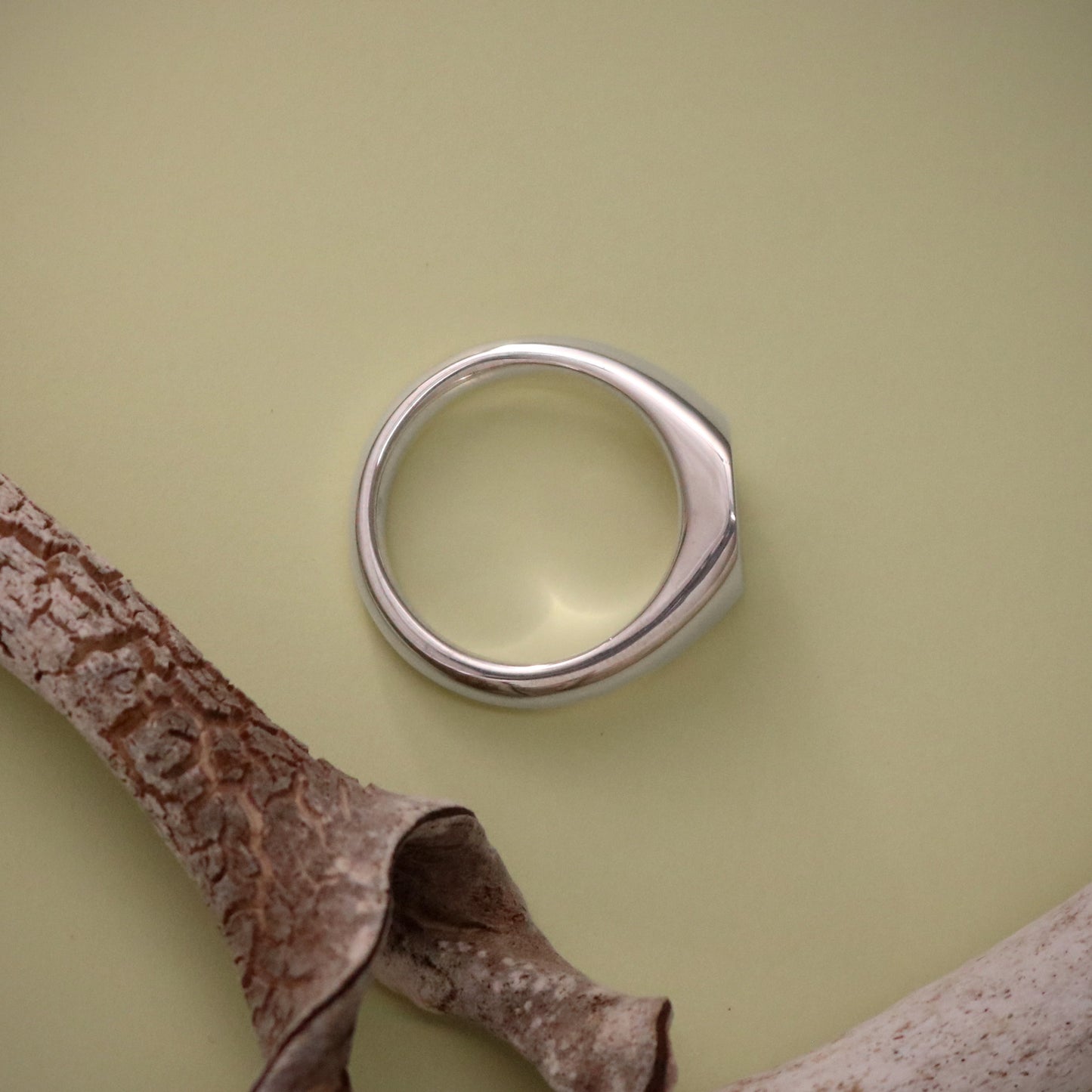 SV925.EB Monogram Ring.