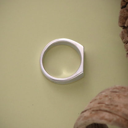 SV925. Plane Signet Ring.(Rectangle)