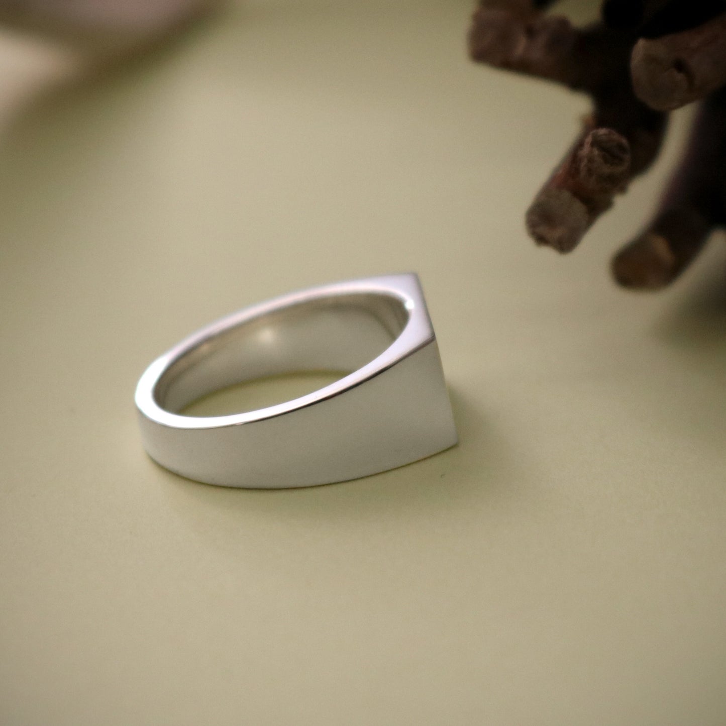 SV925. Plane Signet Ring.(Rectangle)