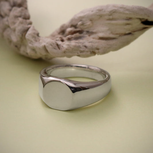 SV925. Plane Signet Ring. (Round)