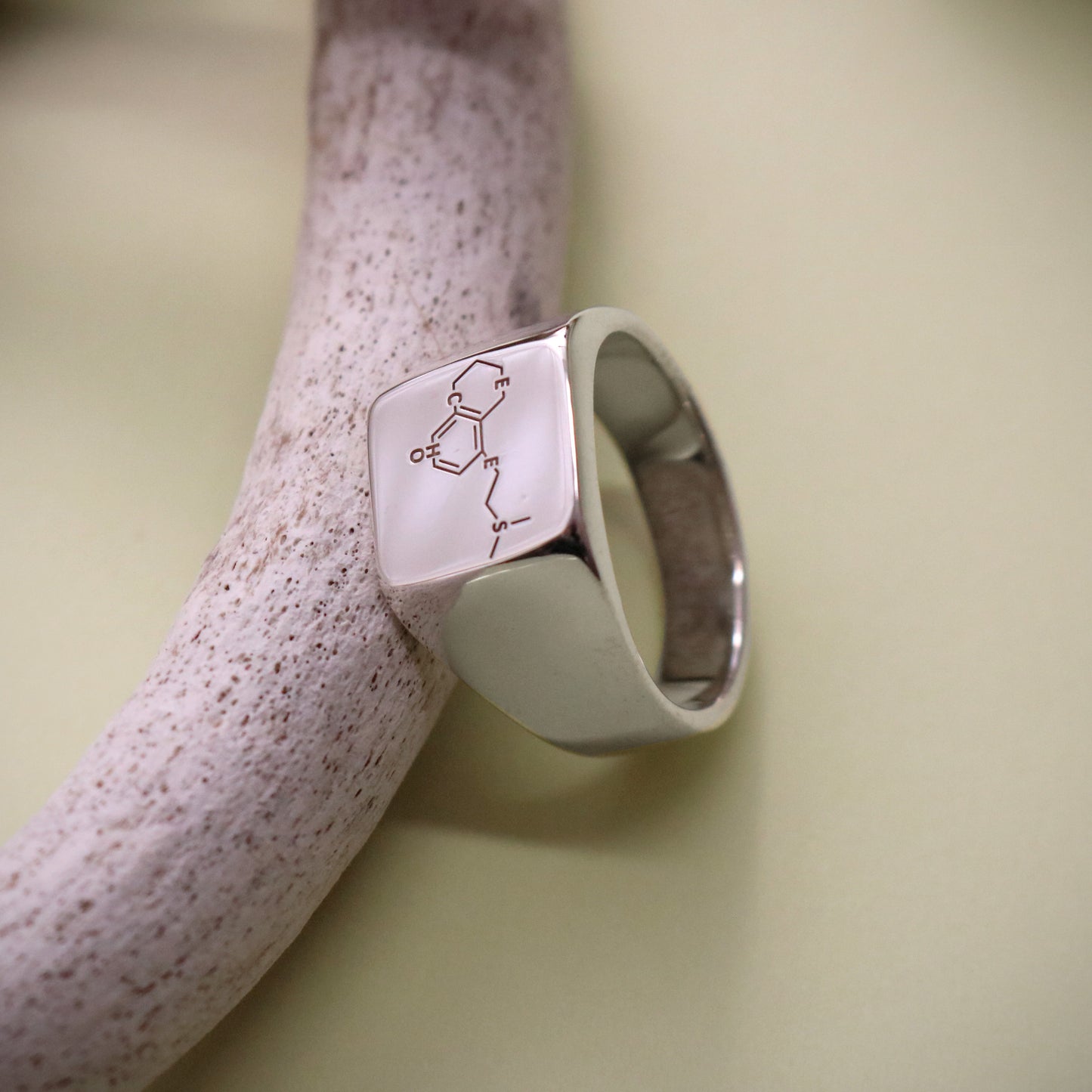 SV925.Chemical Logo Ring.