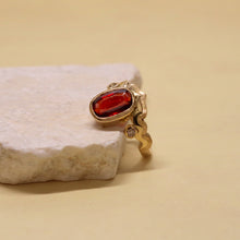 画像をギャラリービューアに読み込む, K18 Garnet＆ 0.029ct Brown Diamond. Ancient Castle Ring.
