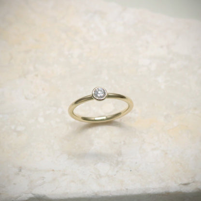 K18 0.108ct Diamond Ring