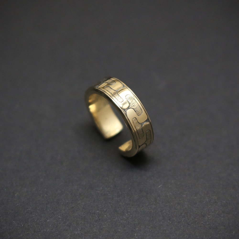 K18 KEMURI Ear Cuff.