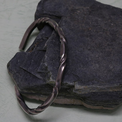 SV925 Murmuring Bangle.