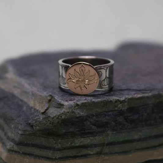 SV925/K18 Lotus Tone Ring.