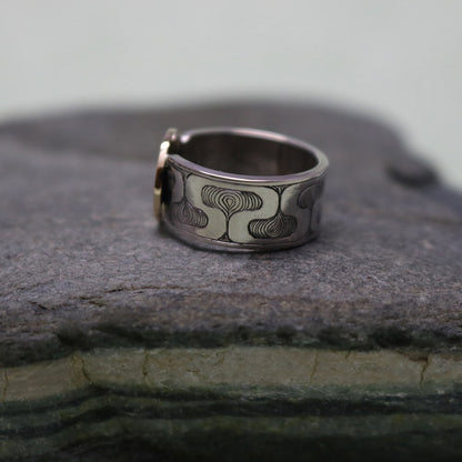 SV925/K18 Lotus Tone Ring.