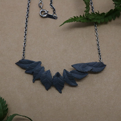 SV925 Leaf Motif Necklace.