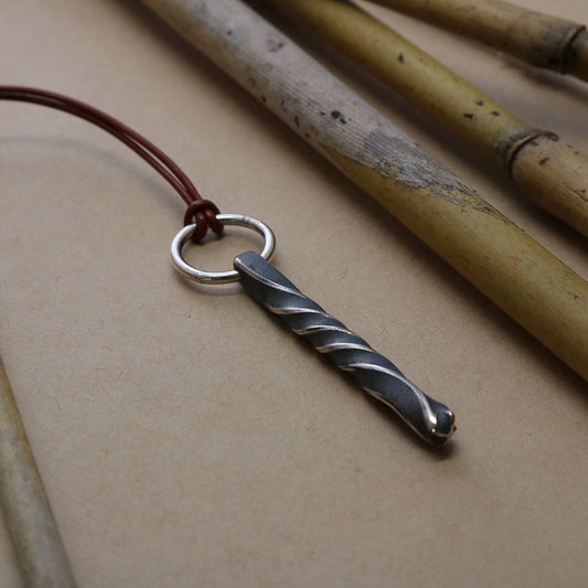 SV925 Murmuring Pendant.