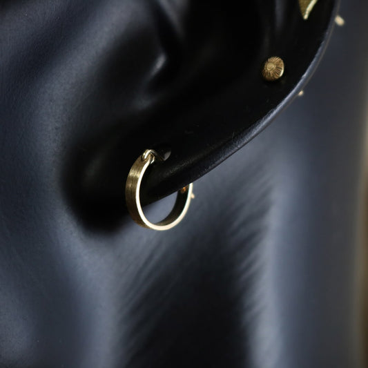 Hairline Plate Single Earring.