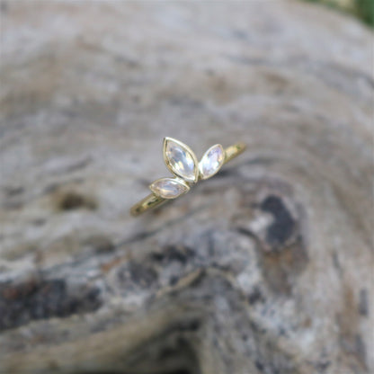 K18 Blue Moonstone Morning Dew Ring.